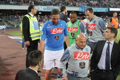 Napoli, ultima di Rafa Benitez è una caporetto. Higuain, errore fatale