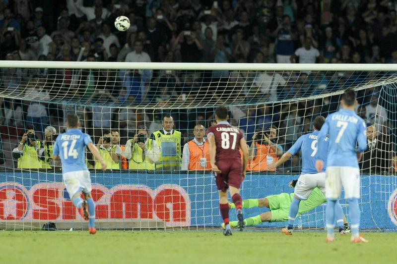 Napoli, ultima di Rafa Benitez è una caporetto. Higuain, errore fatale