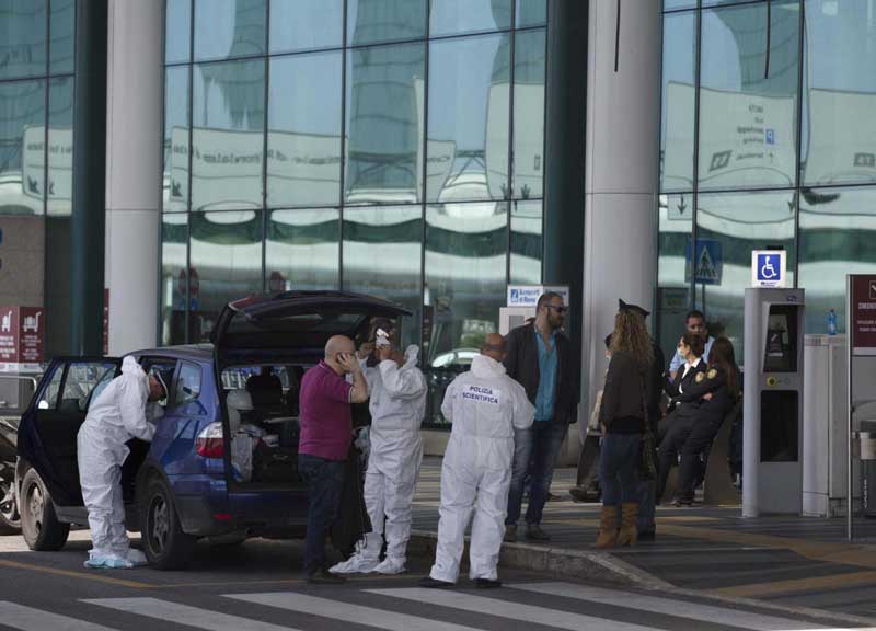 Fiumicino, al lavoro con le mascherine. Ira Usb: “Vogliamo i responsabili del caos” Fiumicino, al lavoro con le mascherine. Ira Usb: “Vogliamo i responsabili del caos”