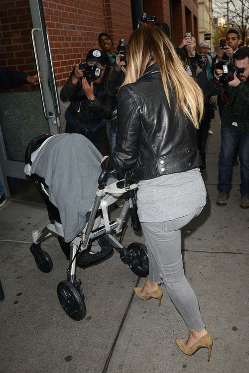 Kim Kardashian e Kayne West aspettano il secondo figlio Kim Kardashian e Kayne West aspettano il secondo figlio