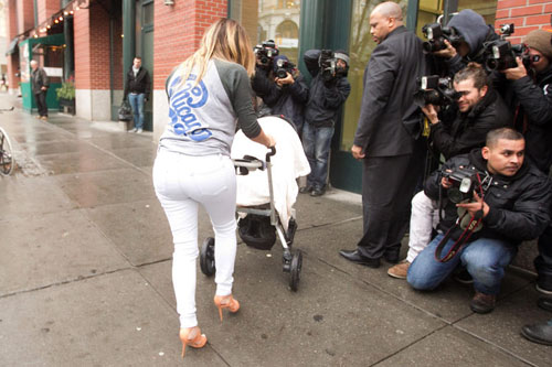 Kim Kardashian e Kayne West aspettano il secondo figlio Kim Kardashian e Kayne West aspettano il secondo figlio