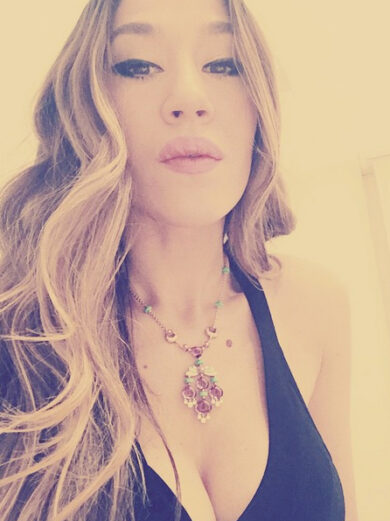 Osvaldo, “prostituta” a Jimena. E “l’ha derubata”. Ecco la denuncia