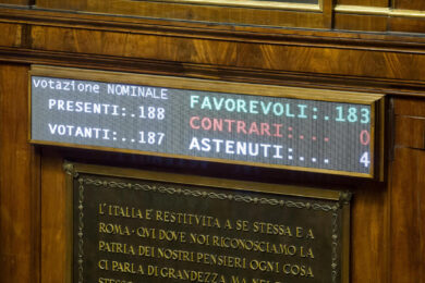 Renzi trema, dieci senatori pronti a lasciare il governo. Insight