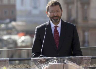 Marino risponde a Salvini: “Non mi dimetto”
