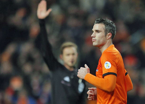 Lazio, un top player per la Champions League: assalto a Van Piersie Lazio, un top player per la Champions League: assalto a Van Piersie