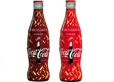 Trussardi veste Coca-Cola per i 100 anni della mitica bottiglia