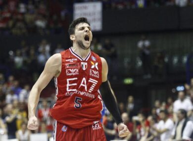 Gentile e Samuels trascinano l’Olimpia Milano: ora gara 6 con Sassari