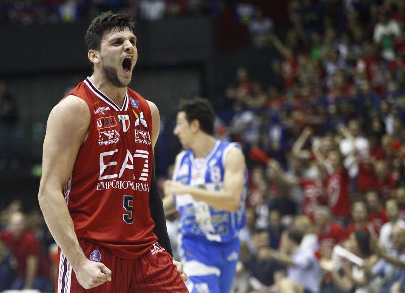 Gentile e Samuels trascinano l’Olimpia Milano: ora gara 6 con Sassari Gentile e Samuels trascinano l’Olimpia Milano: ora gara 6 con Sassari