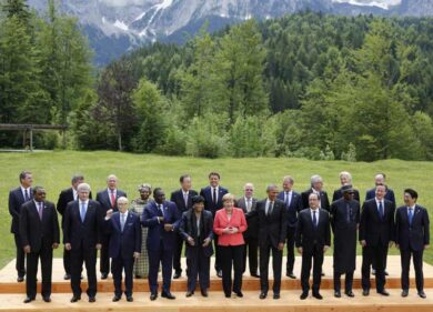 Niente “Fratelli d’Italia” per Renzi suona “Azzurro”. Ma Obama fuma? Giallo al G7
