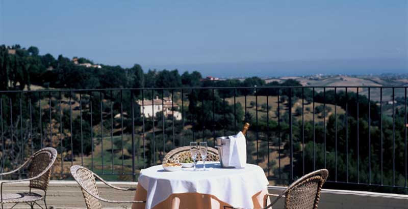 Relais Palazzo Viviani tra Romagna e Marche. Lusso e relax Relais Palazzo Viviani tra Romagna e Marche. Lusso e relax