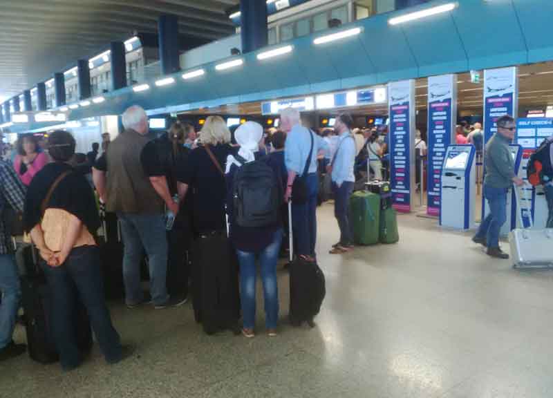 Fiumicino, “paura da congestione”. L’Enac riduce il traffico al 60% Fiumicino, “paura da congestione”. L’Enac riduce il traffico al 60%
