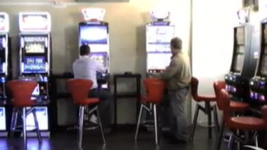 Italiani schiavi di slot e gratta e vinci. Gioco d’azzardo, boom di “patologici”