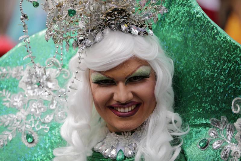 Al RomaPride la sfilata dei diritti Lgbt. FOTO Al RomaPride la sfilata dei diritti Lgbt. FOTO