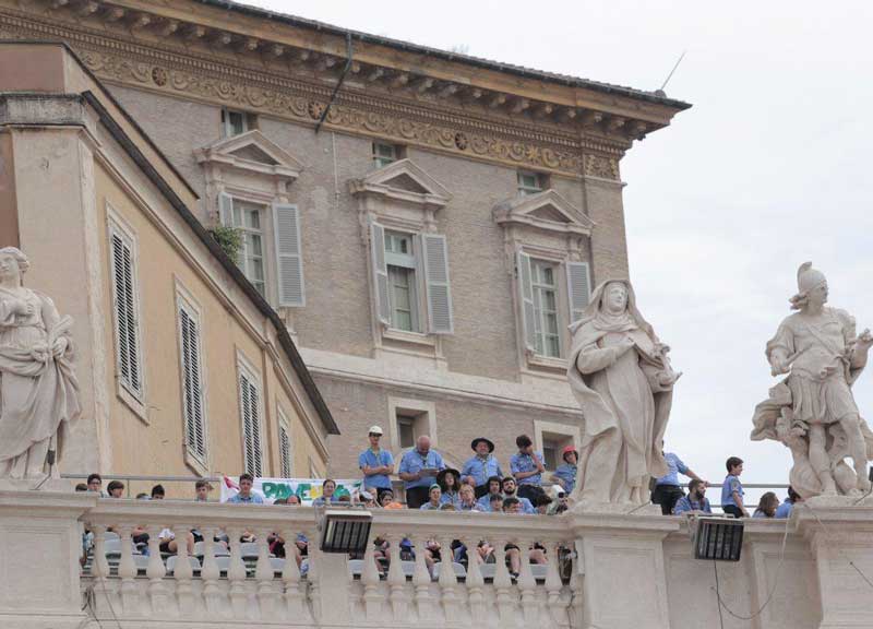 Centomila scout pregano con Francesco. Lupetti e coccinelle, l’esercito del Papa Centomila scout pregano con Francesco. Lupetti e coccinelle, l’esercito del Papa