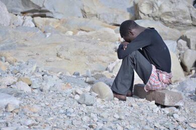 La Francia condanna l’Italia: “Immigrati non hanno diritto di passare”