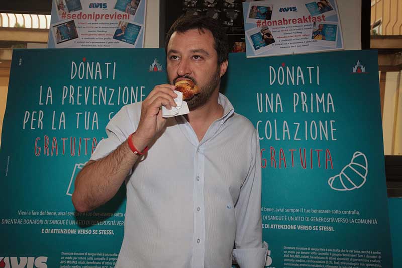 Salvini donatore. “Il mio sangue a uno straniero”. Foto e video
