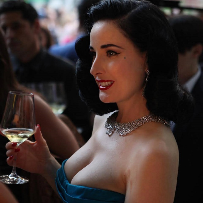 Dita Von Teese seduce Milano: FOTO Dita Von Teese seduce Milano: FOTO