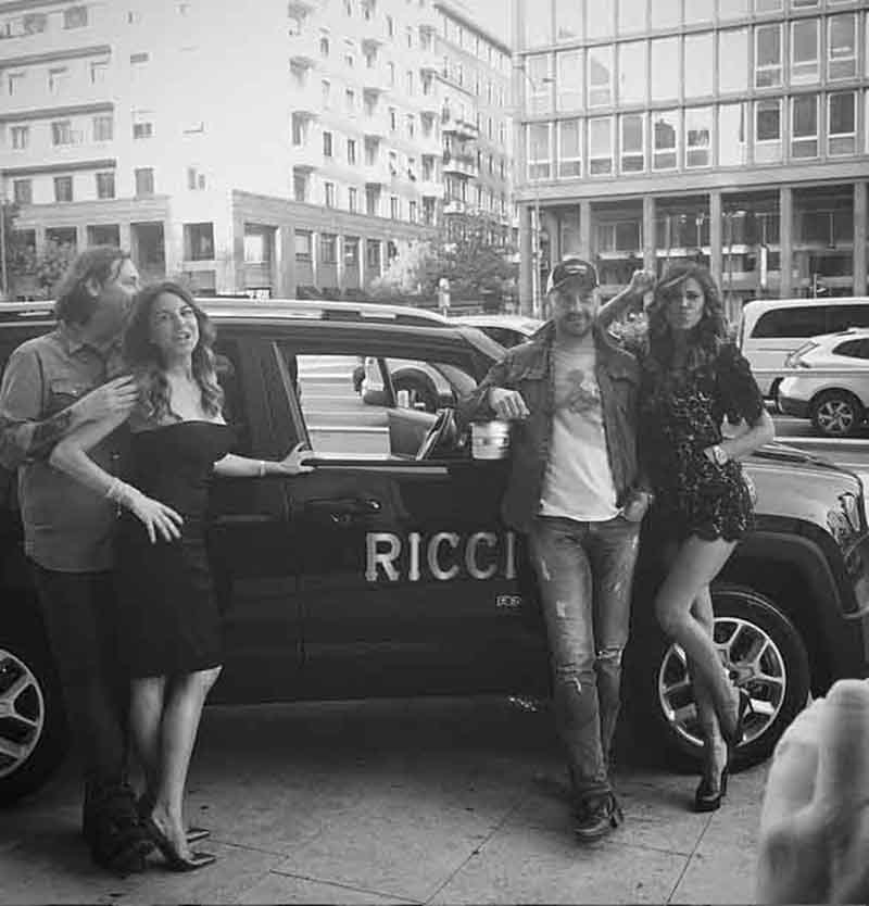 Belen, pancino sospetto nella foto con Anna Tatangelo al Ricci Belen, pancino sospetto nella foto con Anna Tatangelo al Ricci