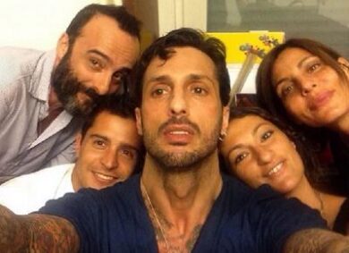 Fabrizio Corona festeggia la libertà con un selfie su Instagram. FOTO