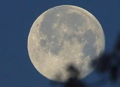 “Gli Usa non sono mai andati sulla Luna”. Guerra fredda anche sullo spazio