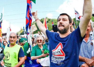 Salvini a Pontida, ruspa vs Renzi e bacchetta anche il Papa. Martedì vede Berlusconi