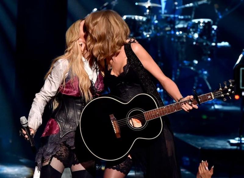 Taylor Swift batte Apple Music: “Pagheremo i diritti d’autore” Taylor Swift batte Apple Music: “Pagheremo i diritti d’autore”