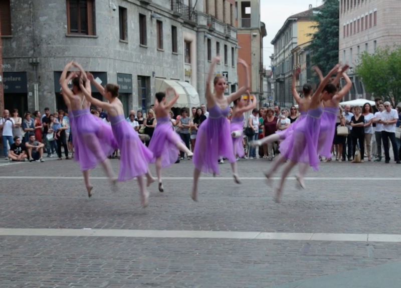 Cremona, il flash mob promuove la cultura Cremona, il flash mob promuove la cultura