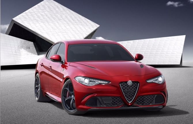 Fca: svelata ad Arese nuova Alfa Romeo ‘Giulia’. E Marchionne… Fca: svelata ad Arese nuova Alfa Romeo ‘Giulia’. E Marchionne…