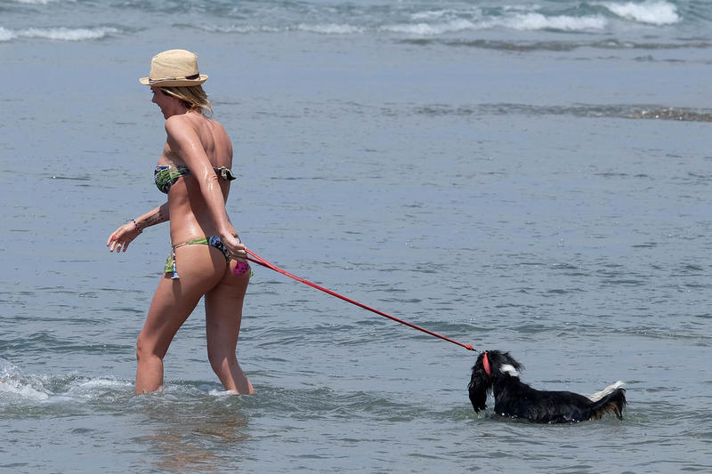 Debora Roversi, l’ex moglie di Pirlo scalda l’estate di Forte dei Marmi Debora Roversi, l’ex moglie di Pirlo scalda l’estate di Forte dei Marmi