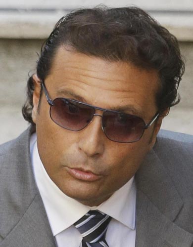 Schettino scrive un libro ed è polemica: “Rifarei tutto quello che ho fatto” Schettino scrive un libro ed è polemica: “Rifarei tutto quello che ho fatto”