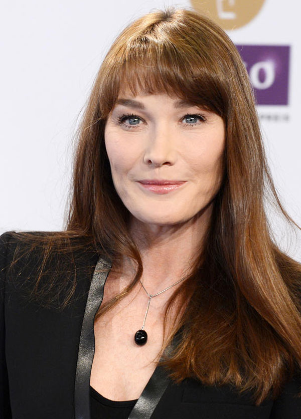 Carla Bruni: “Bevo birra, fa bene alla pelle”. FOTO