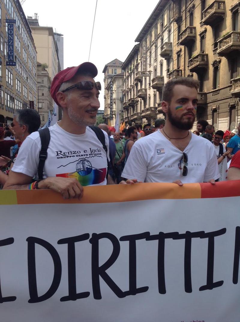 Milano Pride, sfila l’onda arcobaleno. “Uguali diritti per tutti” Milano Pride, sfila l’onda arcobaleno. “Uguali diritti per tutti”