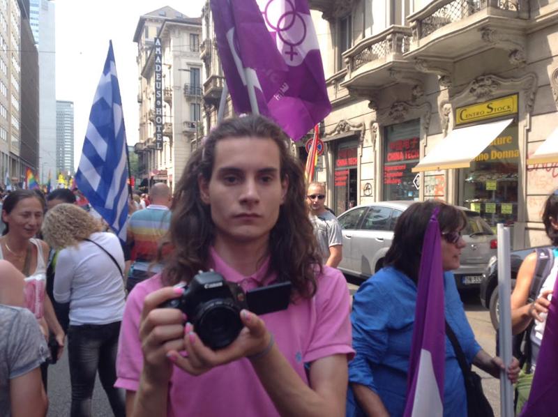 Milano Pride, sfila l’onda arcobaleno. “Uguali diritti per tutti” Milano Pride, sfila l’onda arcobaleno. “Uguali diritti per tutti”