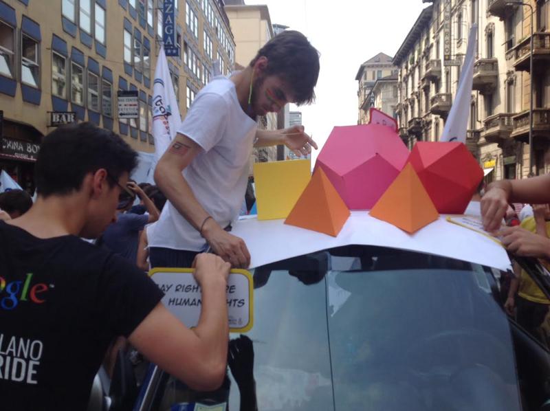 Milano Pride, sfila l’onda arcobaleno. “Uguali diritti per tutti” Milano Pride, sfila l’onda arcobaleno. “Uguali diritti per tutti”