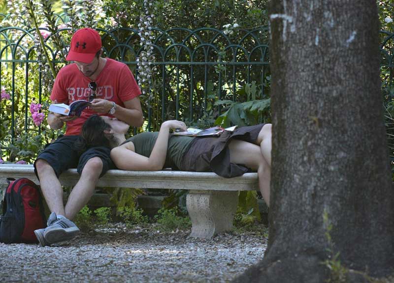 Termometro su: città infuocata. Rifiuti all’aria: è già emergenza