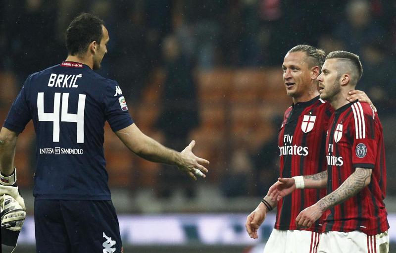 Milan, Berlusconi fa rinnovare Mexes. Ecco la formazione di Silvio Milan, Berlusconi fa rinnovare Mexes. Ecco la formazione di Silvio