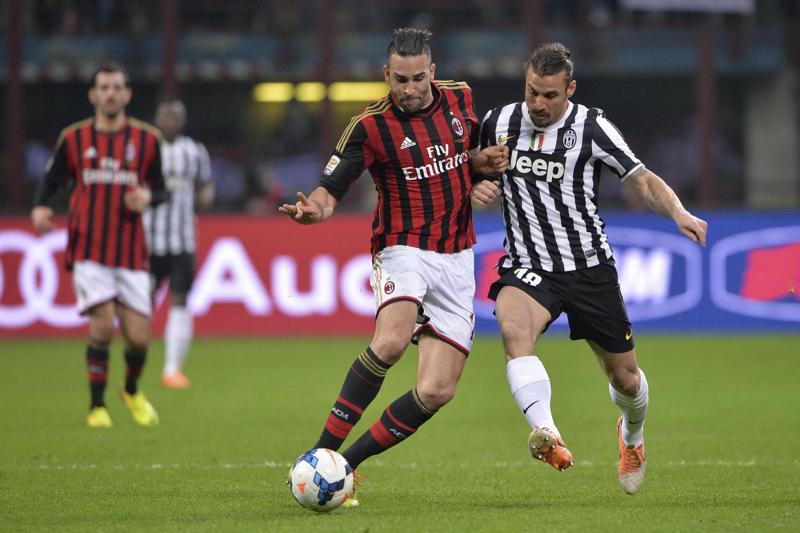 Milan. Rami al Siviglia porta la ‘sconto’ su Carlos Bacca Milan. Rami al Siviglia porta la ‘sconto’ su Carlos Bacca