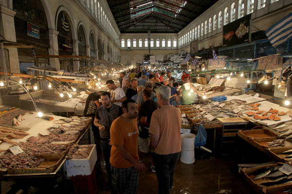 Grecia, solo raffinazione e navi. La dracma sarebbe un disastro. Ecco perché Grecia, solo raffinazione e navi. La dracma sarebbe un disastro. Ecco perché