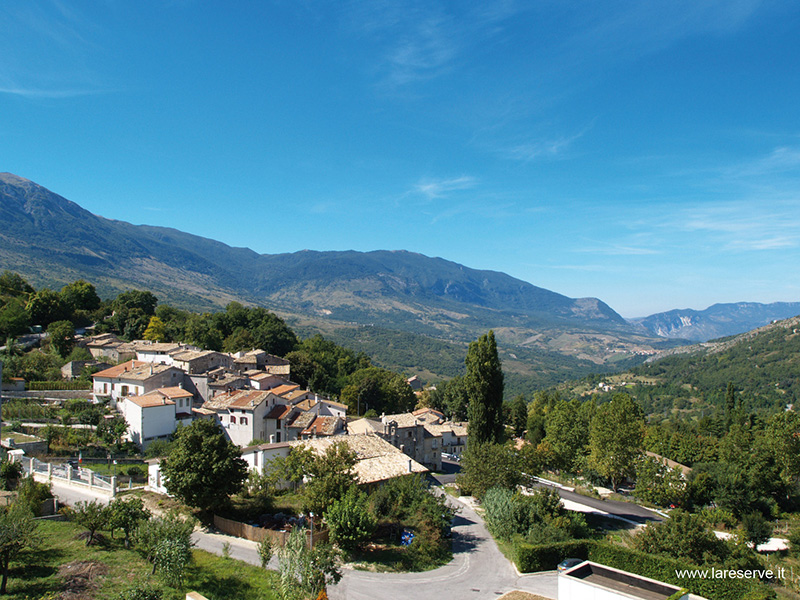 L’Abruzzo a cinque stelle, tra natura e benessere L’Abruzzo a cinque stelle, tra natura e benessere