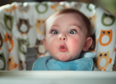 Pampers, le facce in slow motion fanno impazzire il web