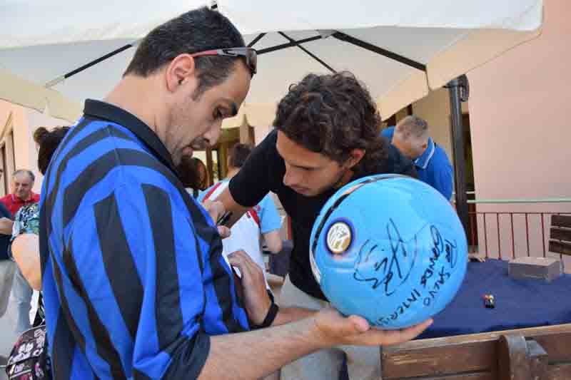 Sport e solidarietà, Ranocchia incontra i ragazzi disabili del Serafico