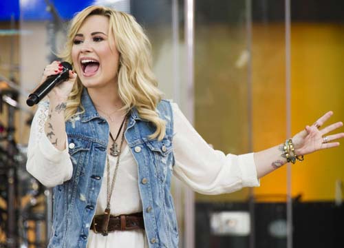 Miley Cyrus-Demi Lovato, che botte! Le foto “hot”! Miley Cyrus-Demi Lovato, che botte! Le foto “hot”!