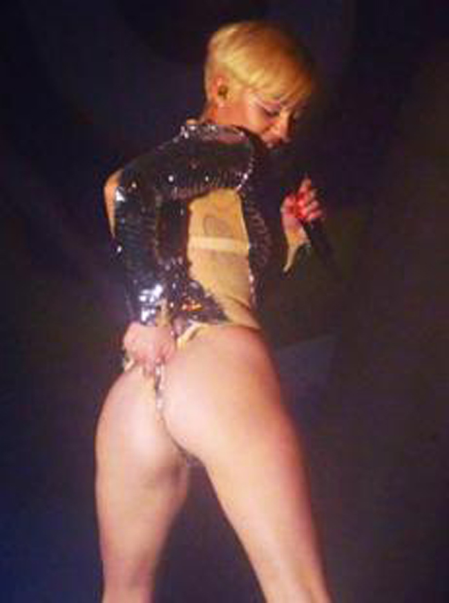 Miley Cyrus-Demi Lovato, che botte! Le foto “hot”! Miley Cyrus-Demi Lovato, che botte! Le foto “hot”!