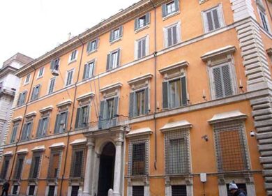 Chi lavora al Senato prende anche la sedicesima