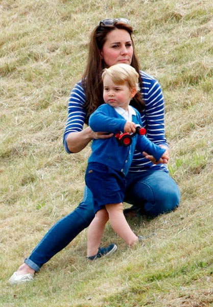Kate Middleton e le madrine di Charlotte: sì a Diana, no ai reali Kate Middleton e le madrine di Charlotte: sì a Diana, no ai reali