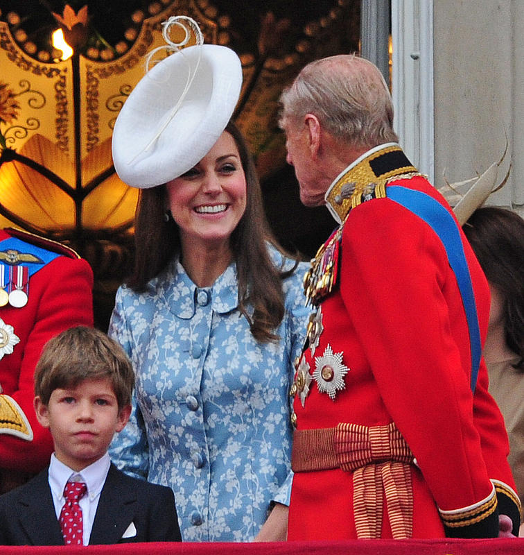 Kate Middleton e le madrine di Charlotte: sì a Diana, no ai reali Kate Middleton e le madrine di Charlotte: sì a Diana, no ai reali
