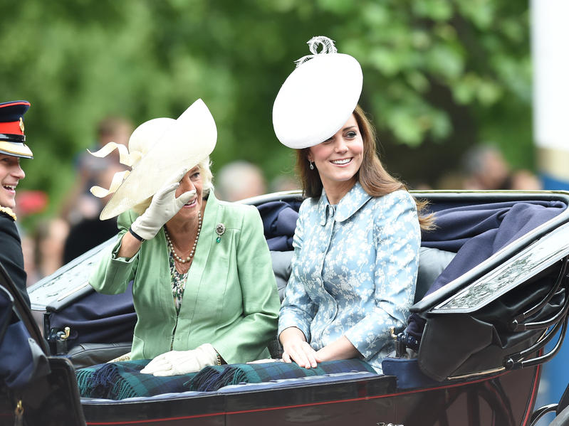 Kate Middleton e le madrine di Charlotte: sì a Diana, no ai reali Kate Middleton e le madrine di Charlotte: sì a Diana, no ai reali
