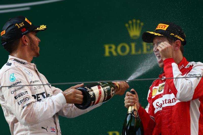 F1 , Hamilton domina. Che bella rimonta Vettel e la Ferrari F1 , Hamilton domina. Che bella rimonta Vettel e la Ferrari