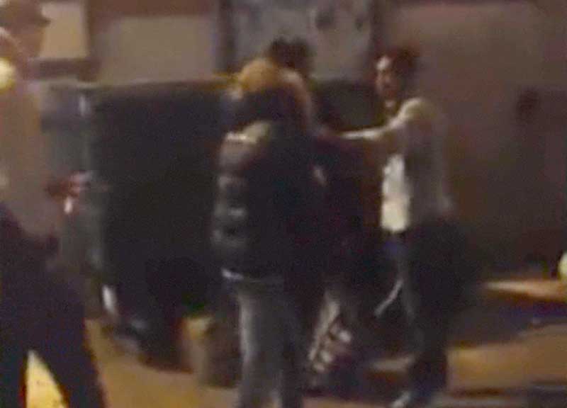 Catturati i bad boys del Centro. Le videorapine mostrate su Fb Catturati i bad boys del Centro. Le videorapine mostrate su Fb