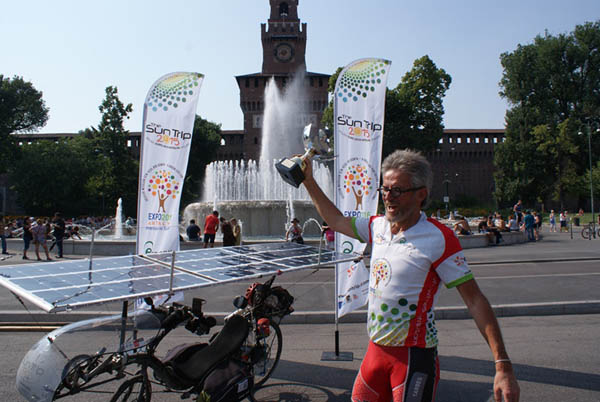 Expo: da Milano ad Antaya e ritorno. 7000 km sulla bici solare Expo: da Milano ad Antaya e ritorno. 7000 km sulla bici solare